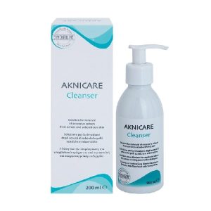 Gel rửa mặt cho da dầu mụn Aknicare Cleanser 200ml